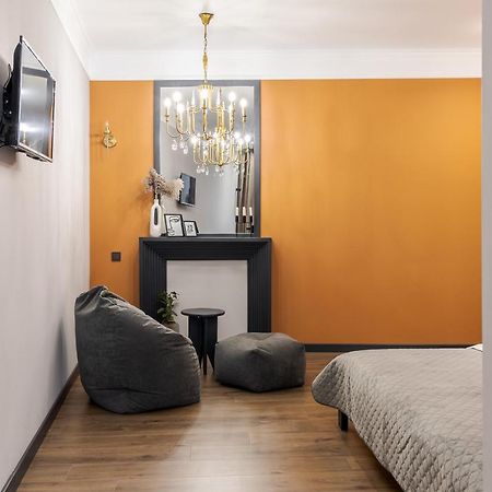 Modern Apartment ลวีฟ ภายนอก รูปภาพ