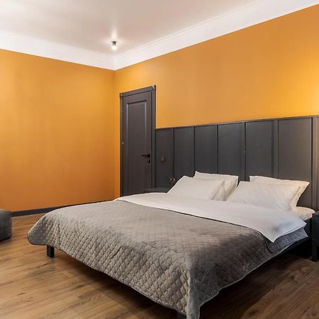 Modern Apartment ลวีฟ ภายนอก รูปภาพ