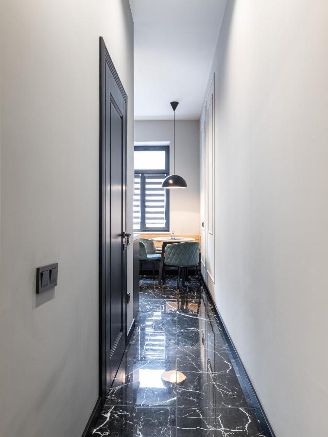 Modern Apartment ลวีฟ ภายนอก รูปภาพ