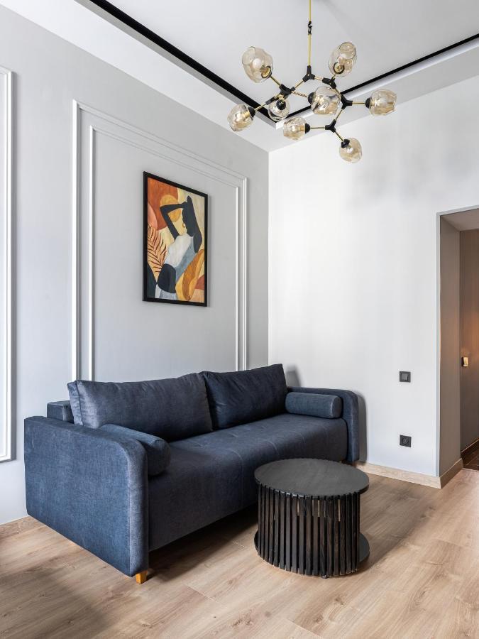 Modern Apartment ลวีฟ ภายนอก รูปภาพ