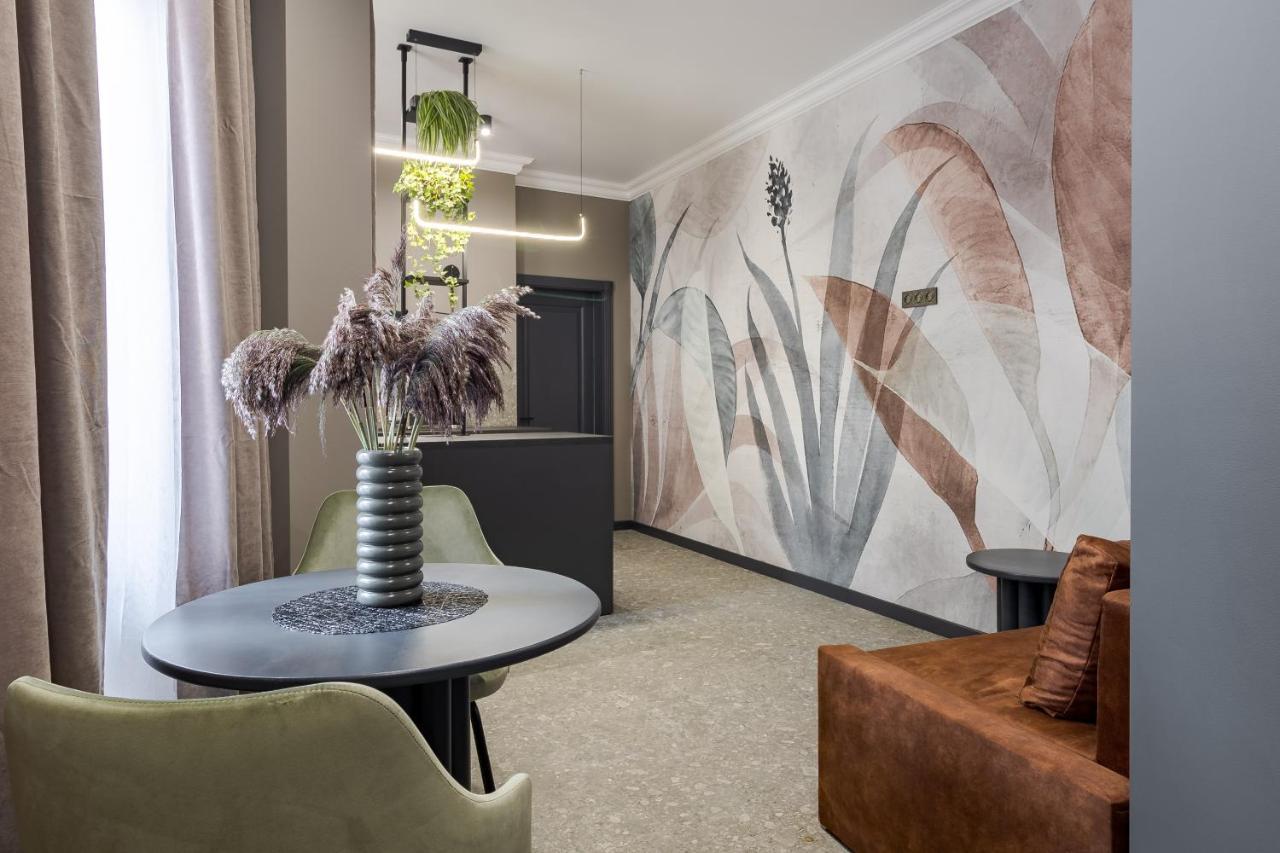 Modern Apartment ลวีฟ ภายนอก รูปภาพ